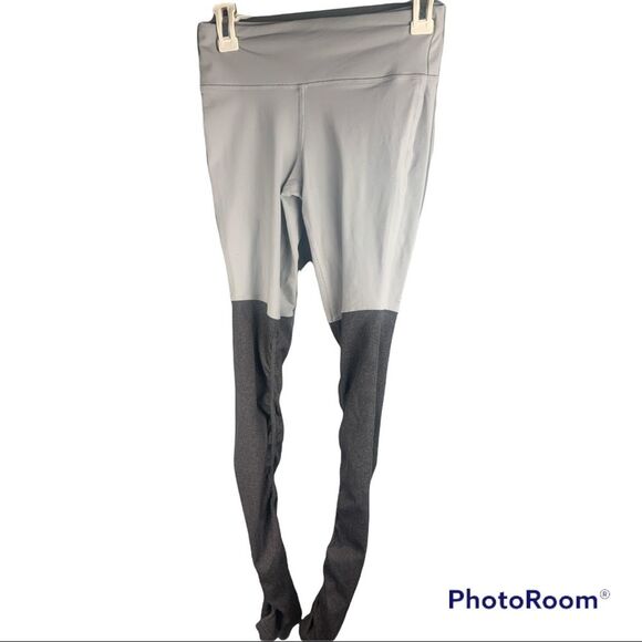 Alo Godess Leggings - Picture 3 of 6